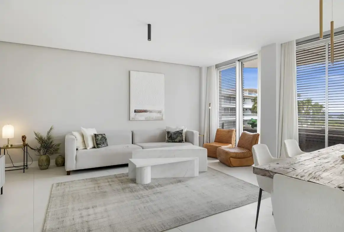 Sala d'estar de Apartament en venda en Estepona amb Aire condicionat, Calefacció i Jardí privat
