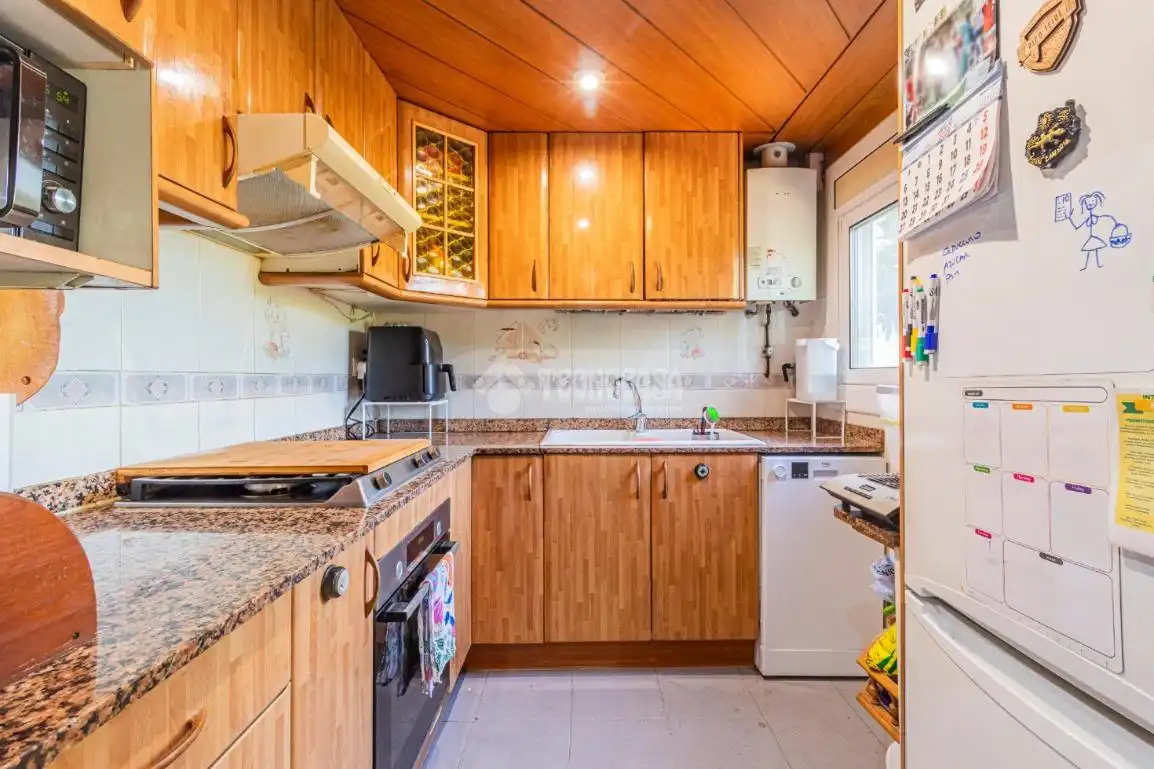 Cuina de Casa o xalet en venda en Sant Cugat del Vallès amb Aire condicionat, Calefacció i Terrassa
