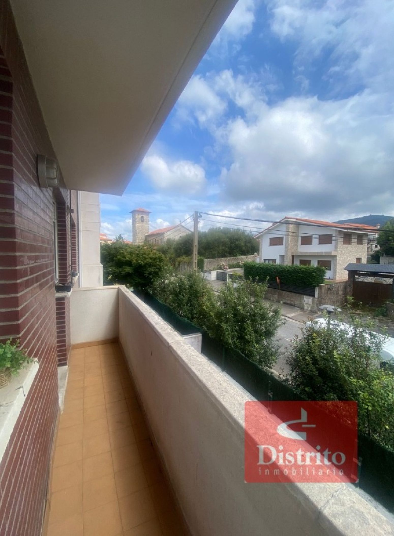 Vista exterior de Pis en venda en Marina de Cudeyo amb Calefacció, Balcó i Piscina comunitària