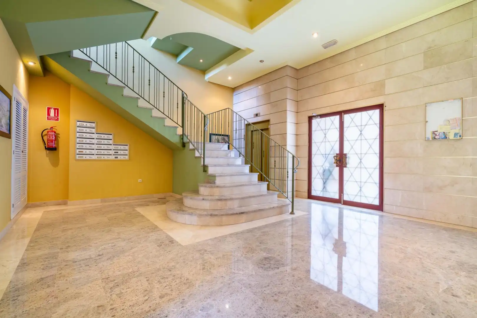Ático de alquiler en Almería con Aire acondicionado, Calefacción y Jardín privado