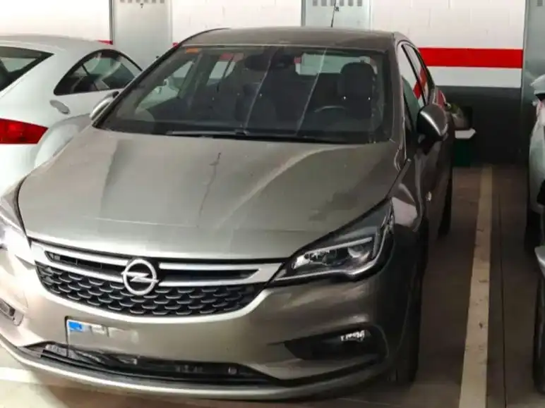 Parking de Piso en venta en Estepona con Aire acondicionado, Piscina y Balcón