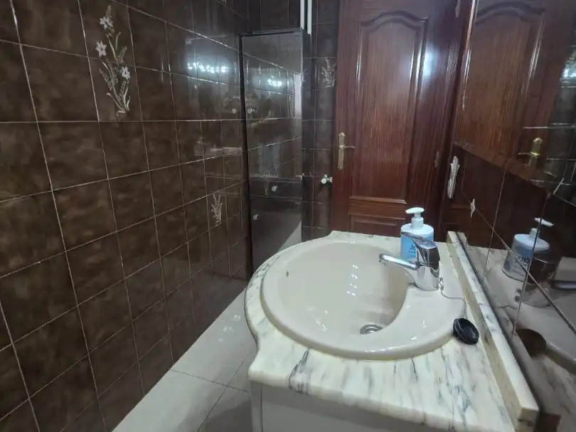 Baño de Piso en venta en  Madrid Capital