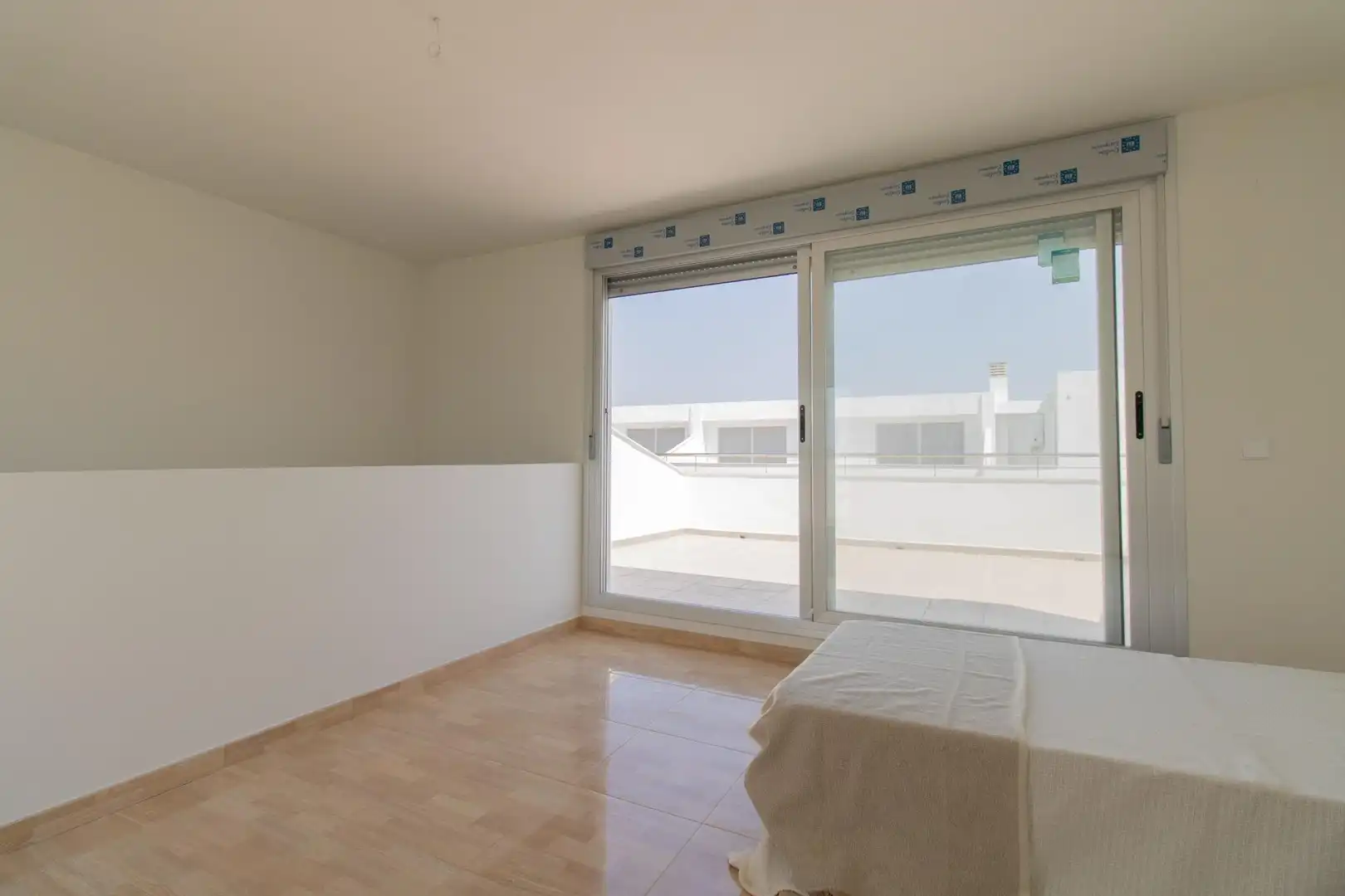 Habitación de Casa adosada en venta en Almazora / Almassora con Terraza y Piscina comunitaria