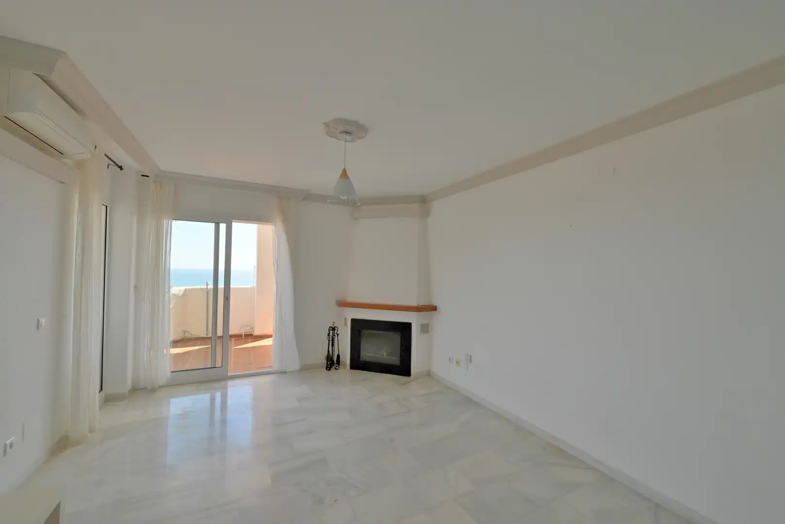 Living room of Apartments for sale in Mijas  with Air Conditioner, Terrace and Swimming Pool