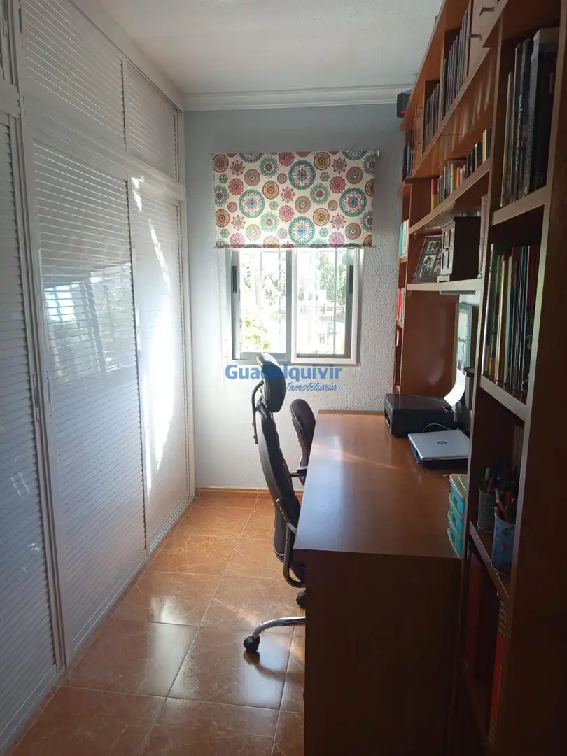 Casa adosada en venta en Montequinto con Aire acondicionado, Jardín privado y Trastero