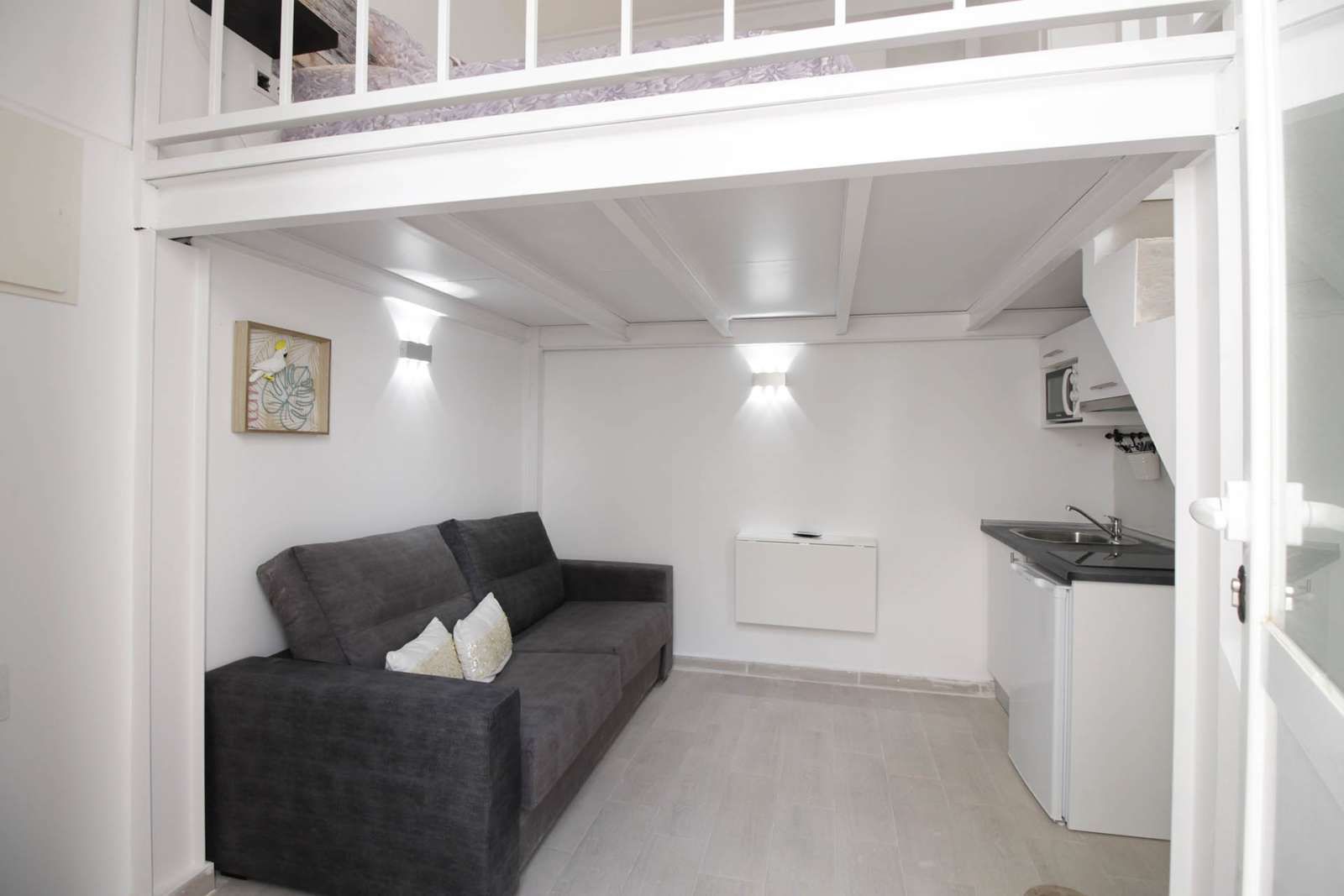 Living room of Study to share in  Madrid Capital  with Air Conditioner and Terrace