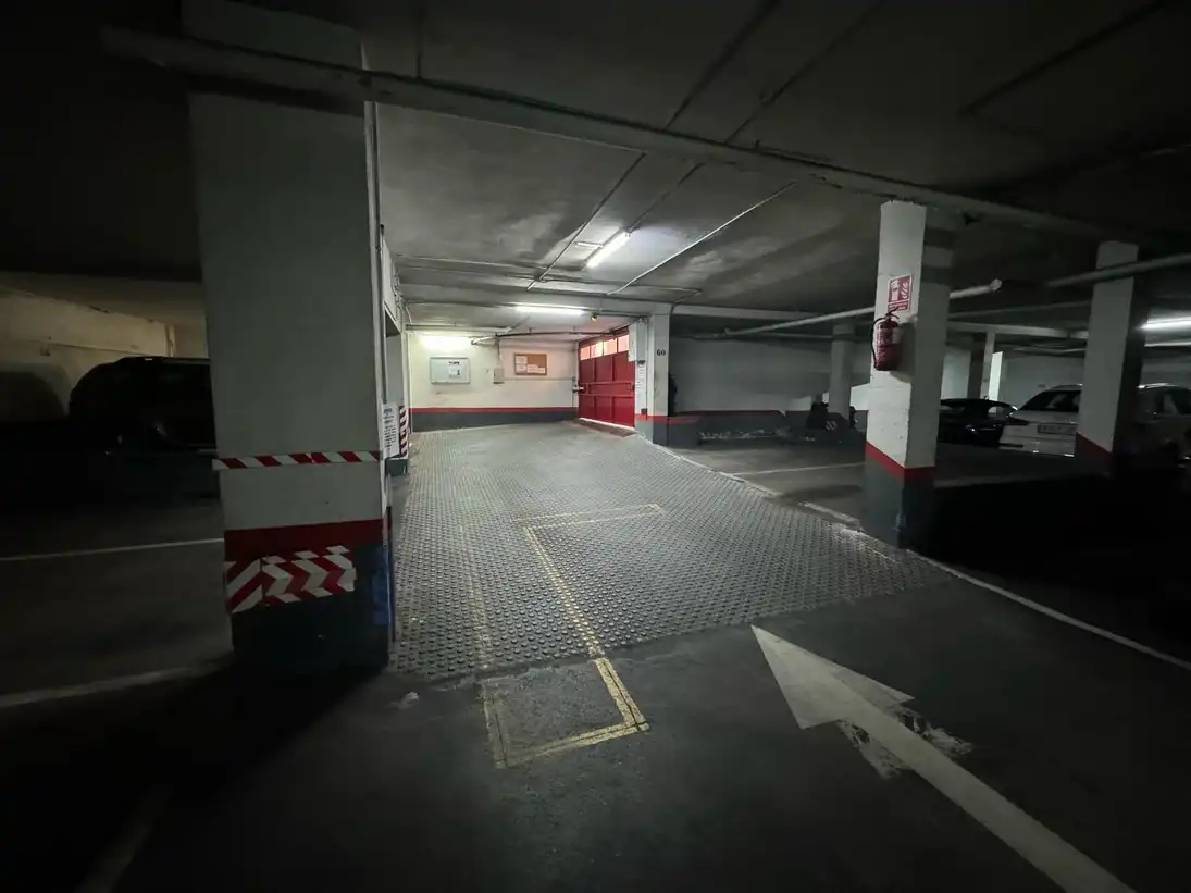 Einzelparkplatz mit Aufzug zum Verkauf in Calle de Boltaña