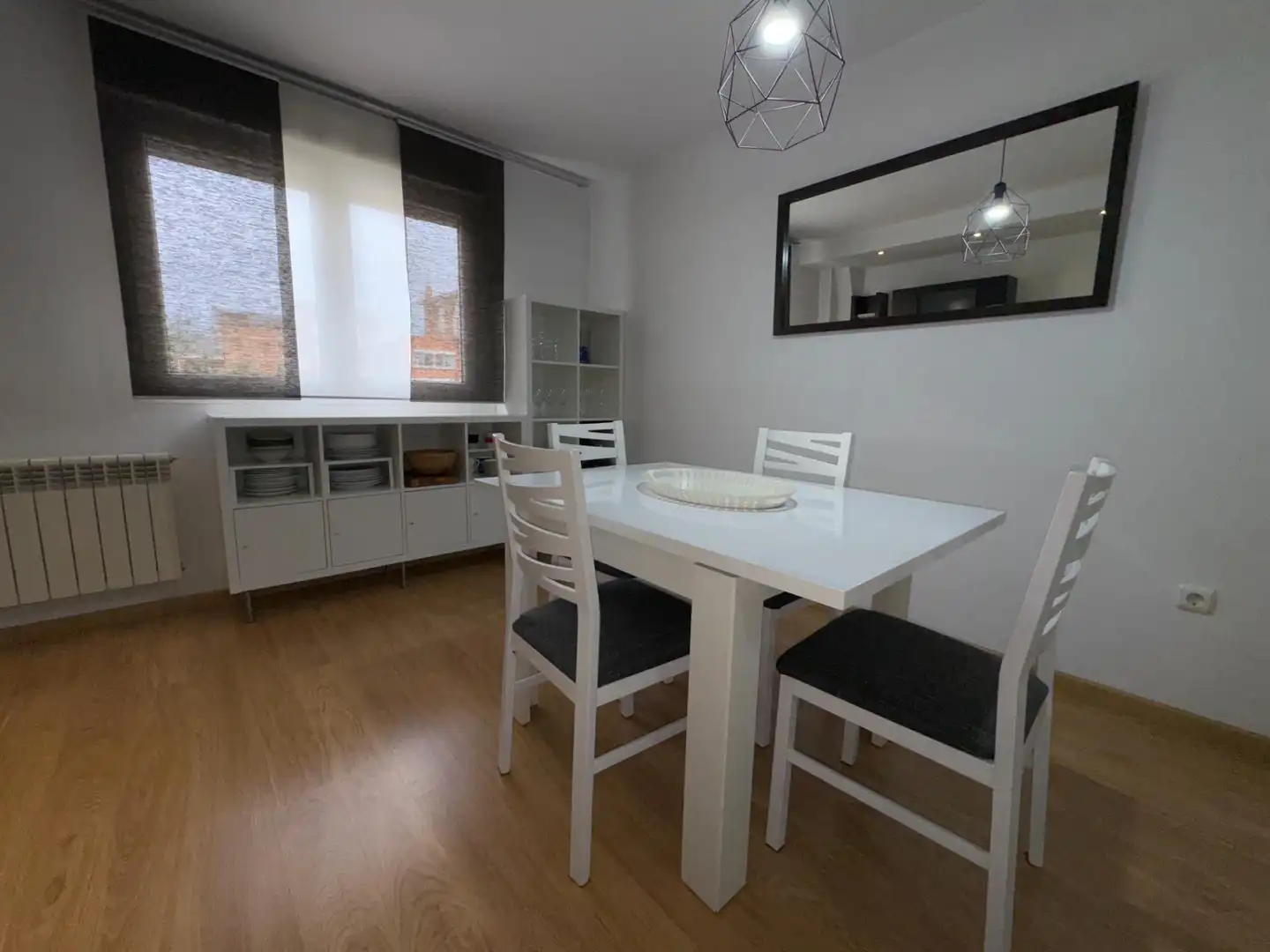 Comedor de Piso en venta en Ponferrada con Calefacción, Terraza y Trastero