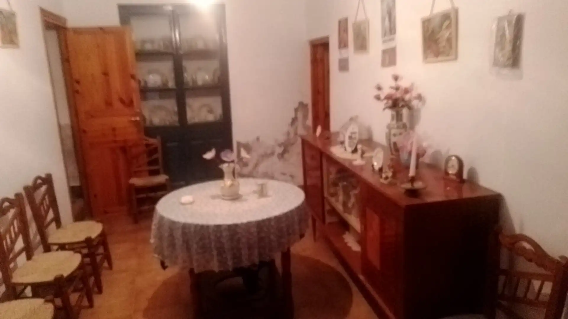 Menjador de Casa o xalet en venda en Cástaras amb Moblat i Balcó