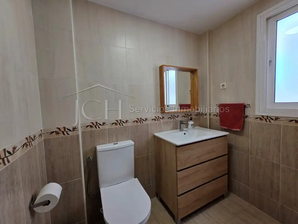 Baño de Apartamento de alquiler en Mijas con Aire acondicionado, Amueblado y Microondas