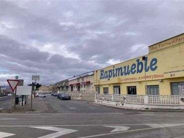 Local comercial de lloguer a Avenida Avenida Diputación