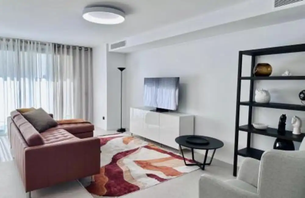 Sala de estar de Apartamento de alquiler en Marbella con Aire acondicionado, Terraza y Piscina