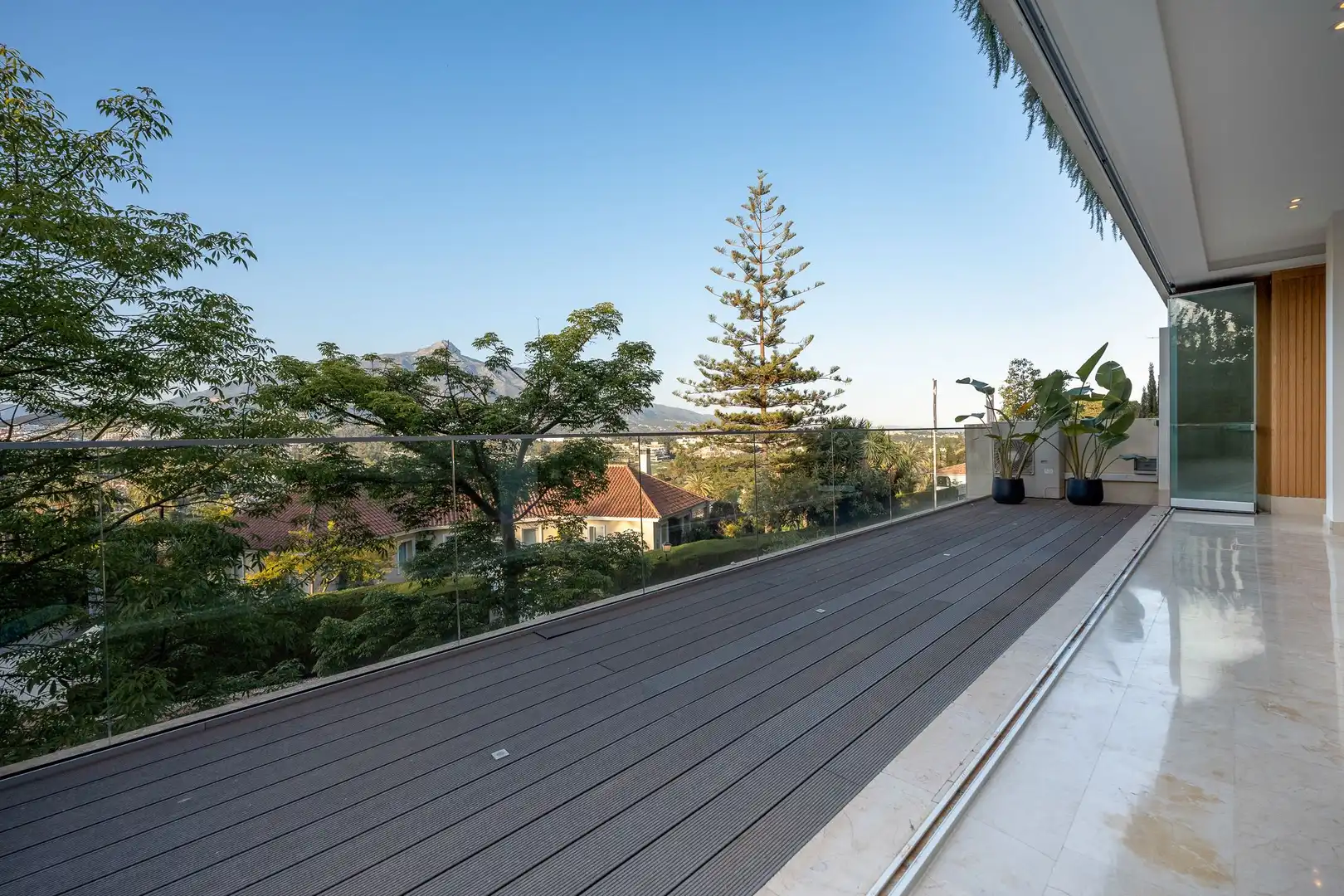 Terraza de Planta baja en venta en Marbella con Aire acondicionado, Calefacción y Jardín privado