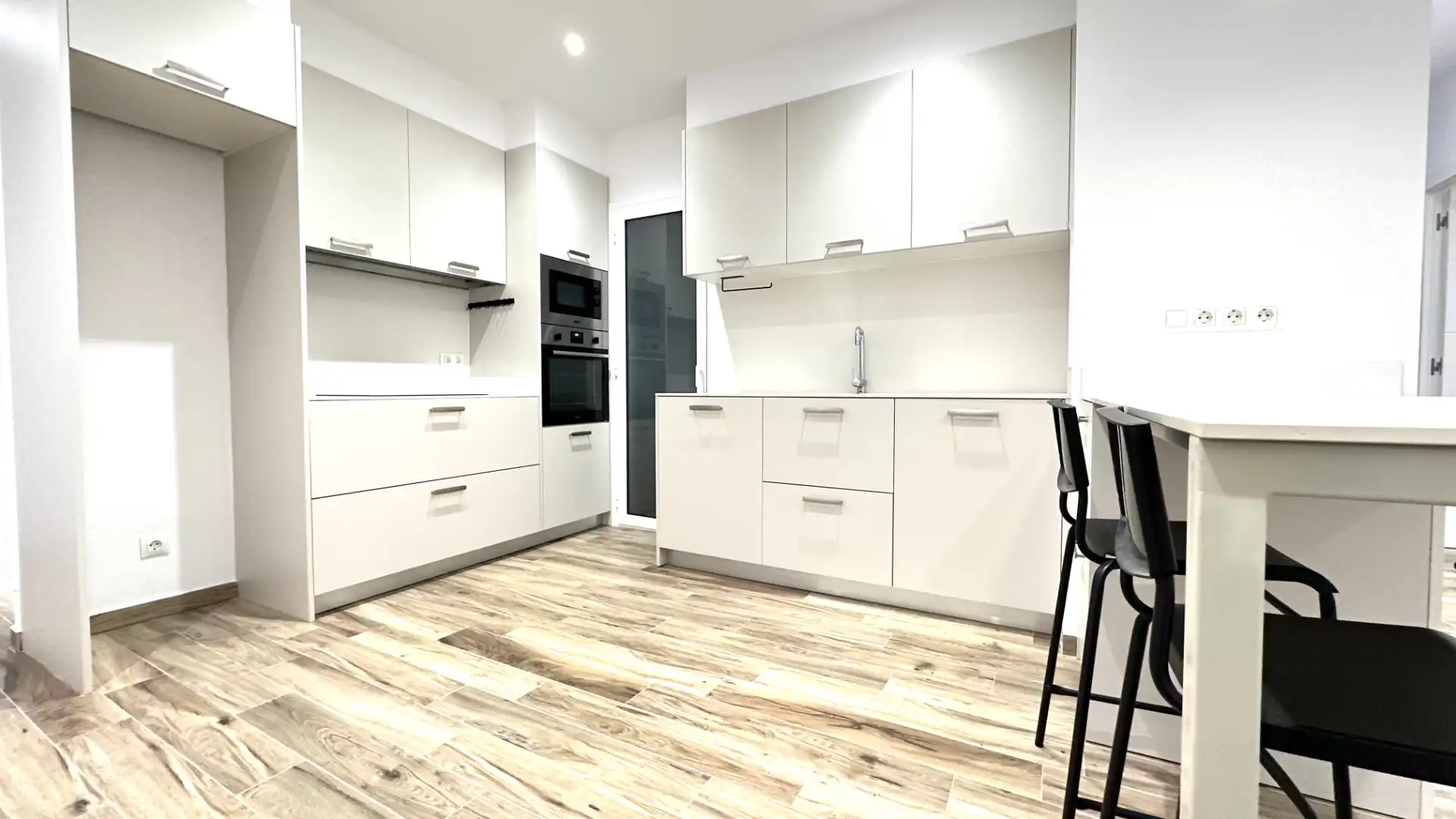 Cocina de Planta baja en venta en Barcelona con Aire acondicionado, Calefacción y Parquet
