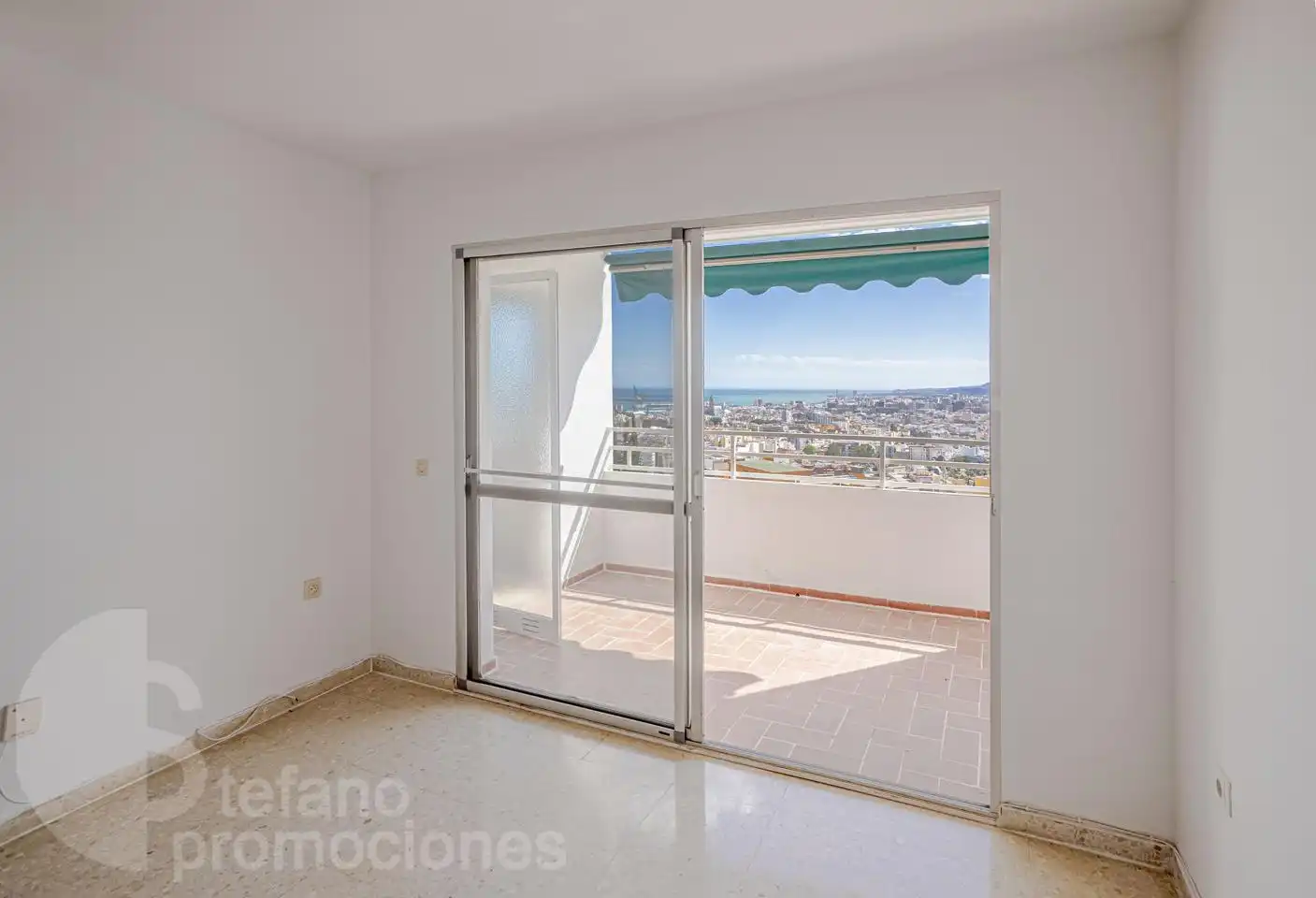 Schlafzimmer von Dachboden zum Verkauf in Málaga mit Terrasse und Gemeinschaftspool