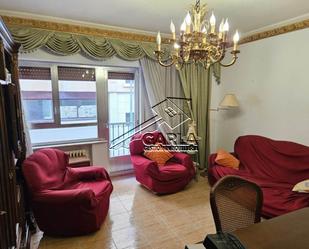 Living room of Flat for sale in Salamanca Capital  with Balcony