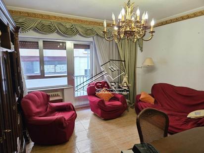 Living room of Flat for sale in Salamanca Capital  with Balcony