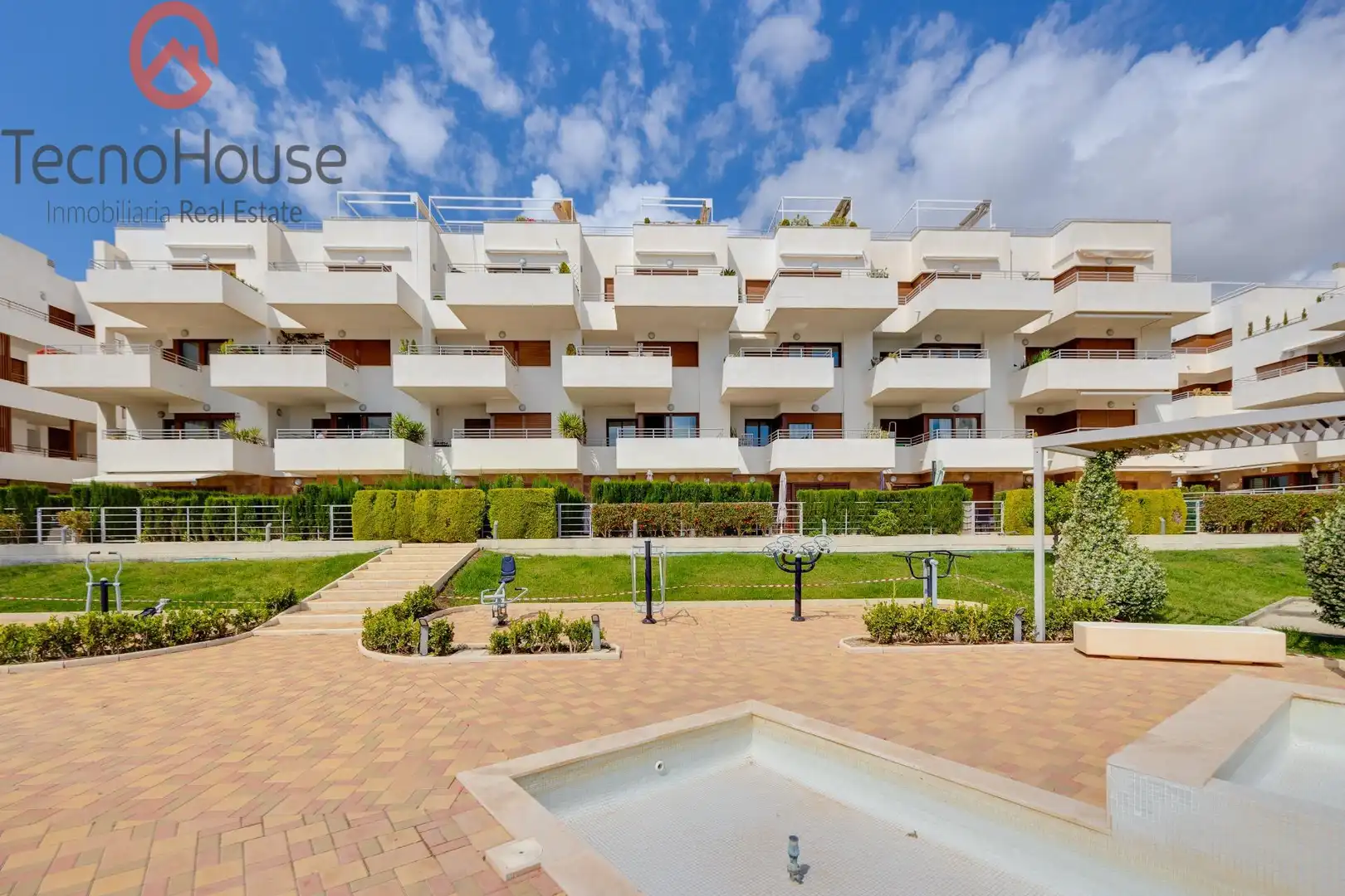 Vista exterior de Apartament en venda en Orihuela amb Aire condicionat, Calefacció i Jardí privat