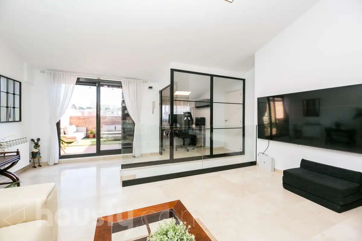 Living room of Attic for sale in Sant Joan Despí  with Air Conditioner, Heating and Parquet flooring