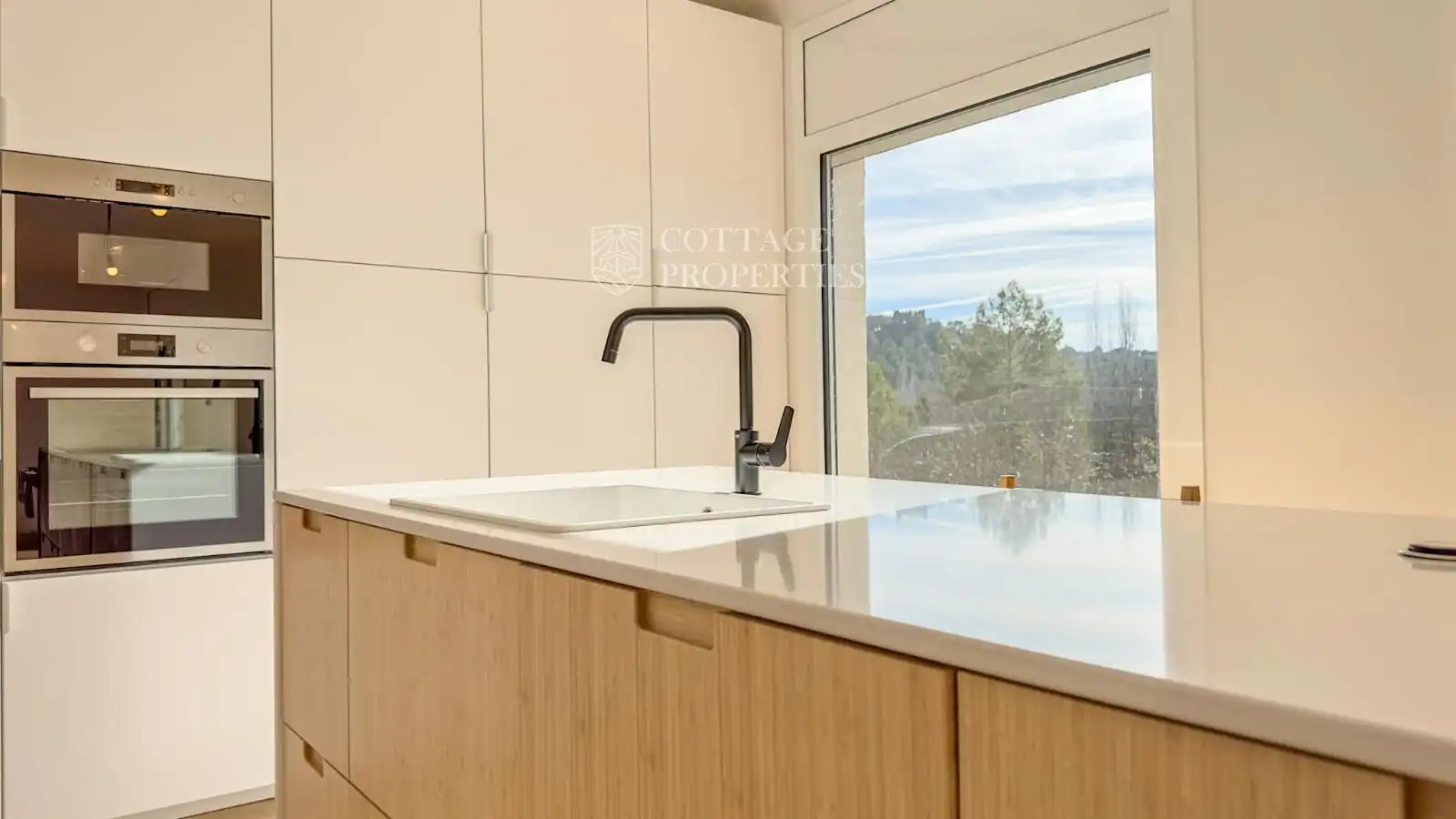 Kitchen of Houses for sale in Banyoles  with Air Conditioner, Swimming Pool and Alarm
