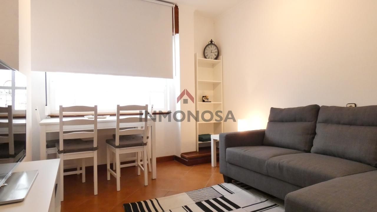 Sala d'estar de Pis de lloguer en Ferrol amb Moblat