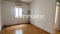 Dormitori de Pis de lloguer en  Madrid Capital amb Aire condicionat, Parquet i Rentadora