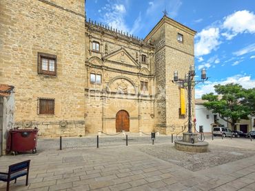 Terrenos y solares en venta en Plaza San Lorenzo s/n