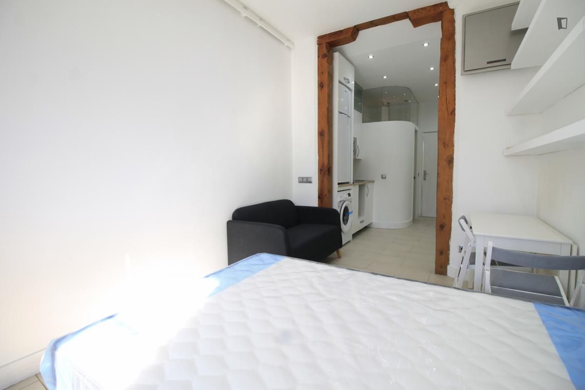 Study to rent in Trafalgar