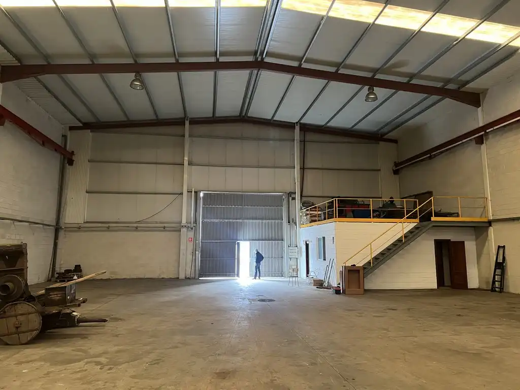 Nave industrial de alquiler en Begonte