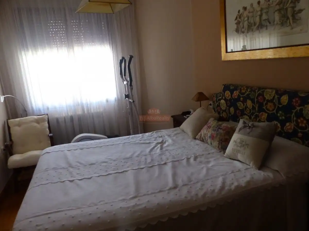 Schlafzimmer von Wohnung zur Miete in Albacete mit Heizung und Balkon