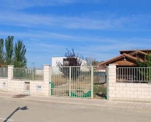 Exterior view of House or chalet for sale in Grijota