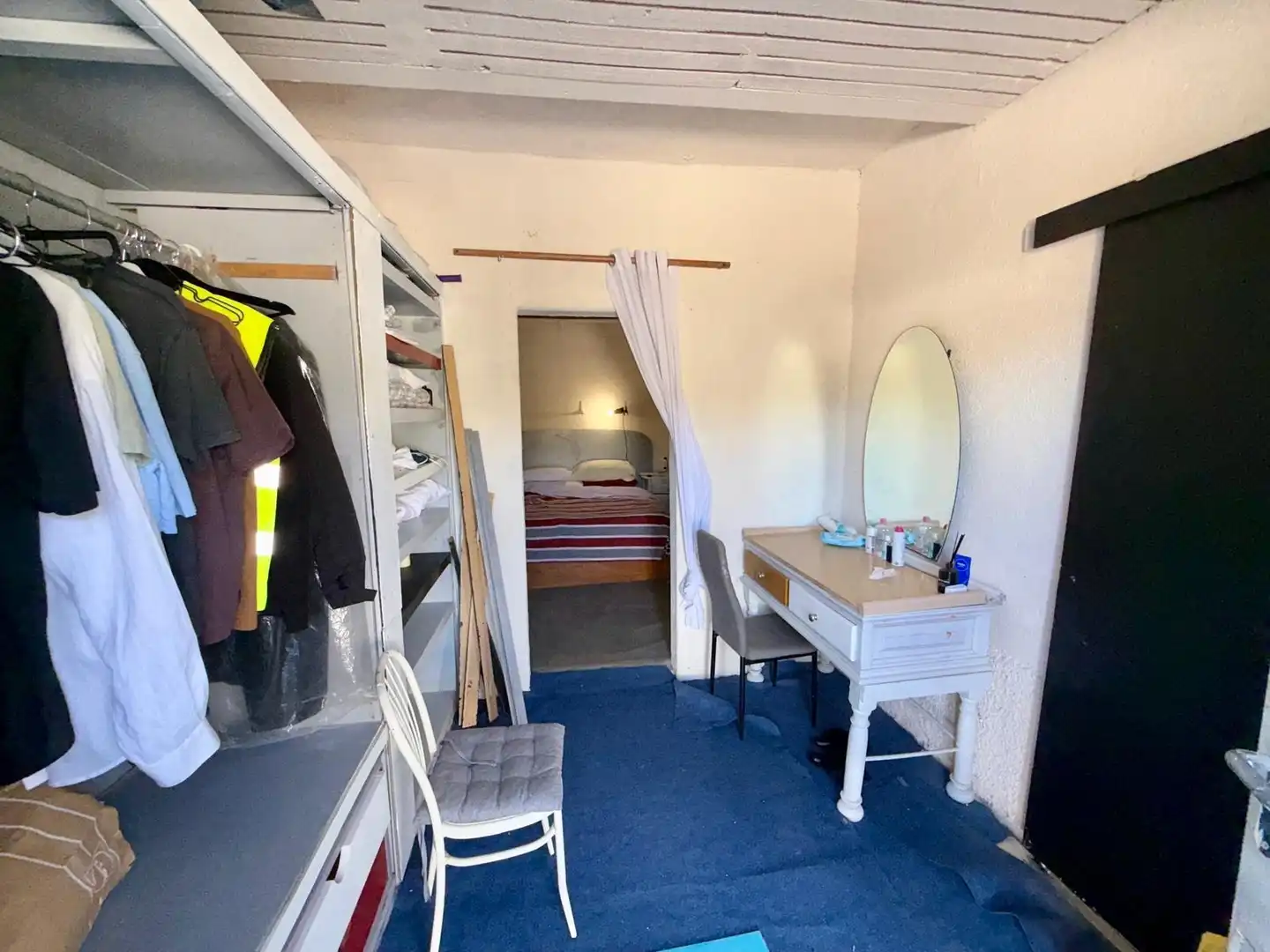 Schlafzimmer von Country house zum Verkauf in Enix