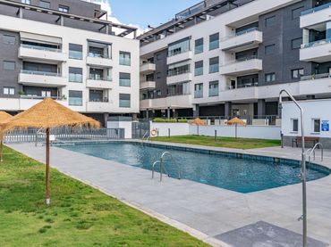 Flat with pool for sale in Calle DARWIN