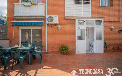 Exterior view of Flat for sale in El Masnou  with Air Conditioner and Terrace