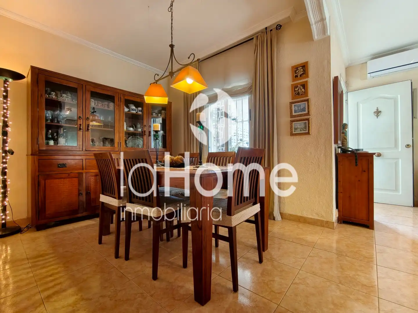 Comedor de Casa o chalet en venta en L'Eliana con Aire acondicionado, Calefacción y Jardín privado