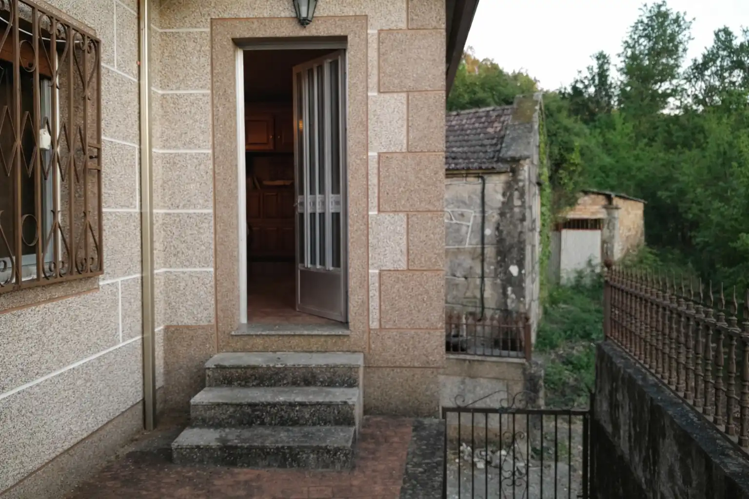 Haus mit Garten zum Verkauf in Covelo, imagen 2