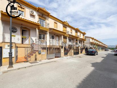 Vista exterior de Casa adosada en venda en Cijuela amb Aire condicionat, Calefacció i Piscina
