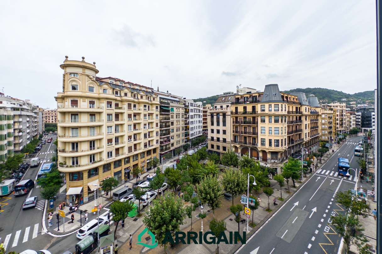 Vista exterior de Piso en venta en Donostia - San Sebastián  con Calefacción y Terraza