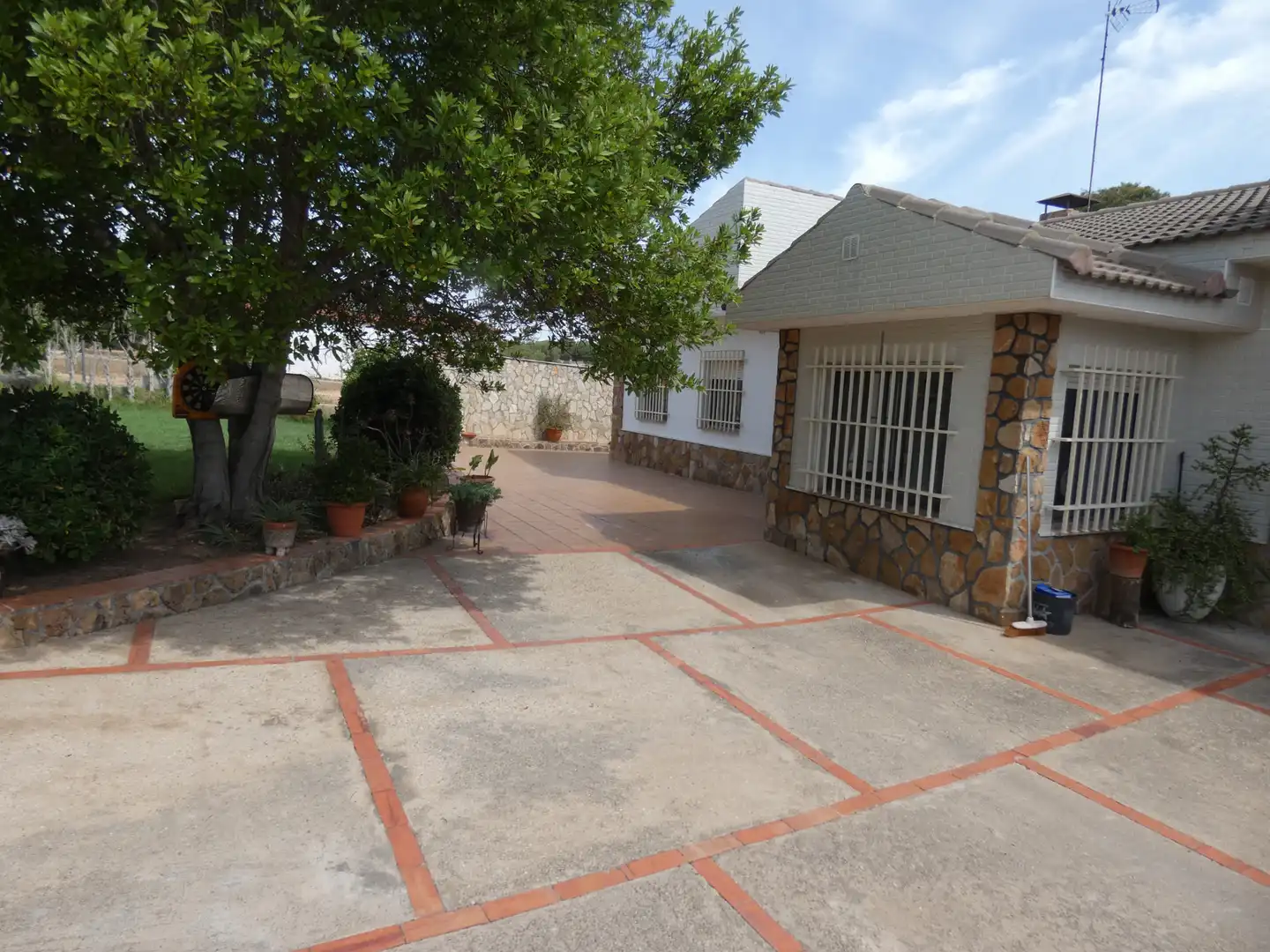 Vista exterior de Casa o chalet en venta en Godelleta con Aire acondicionado, Jardín privado y Terraza