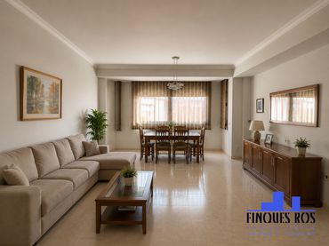 Piso con balcón en venta en Casco Urbano
