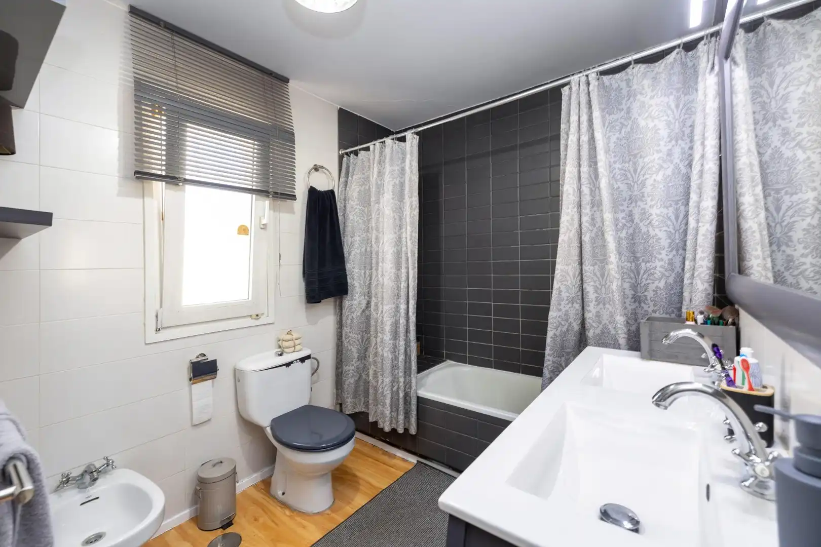 Badezimmer von Einfamilien-Reihenhaus zum Verkauf in Granada
