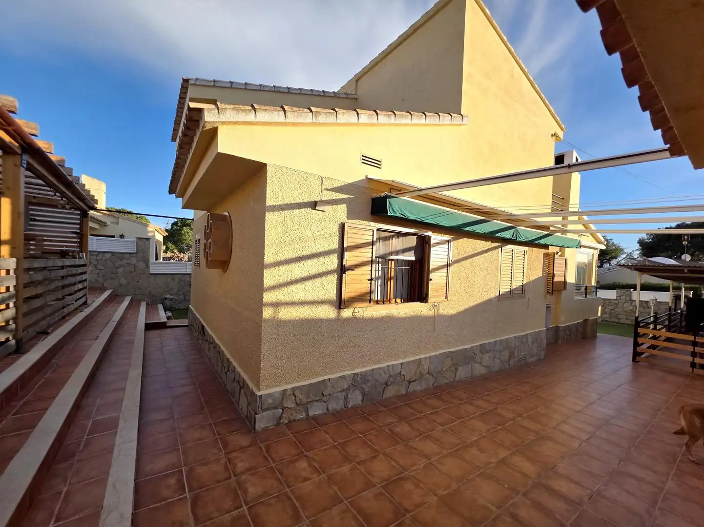 Vista exterior de Casa o xalet en venda en Benicasim / Benicàssim amb Aire condicionat, Calefacció i Jardí privat