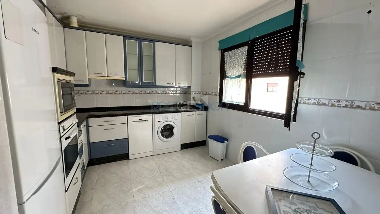 Küche von Wohnung zum Verkauf in San Andrés del Rabanedo mit Heizung, Abstellraum und Möbliert
