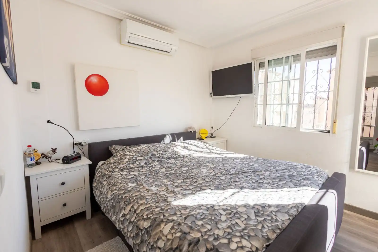 Habitación de Casa adosada en venta en Orihuela con Jardín privado, Terraza y Piscina
