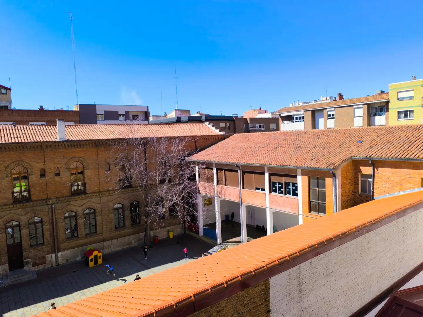 Außenansicht von Wohnung zum Verkauf in Palencia mit Klimaanlage, Heizung und Parkett