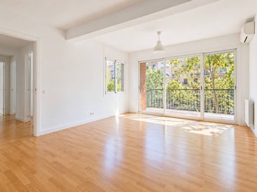 Piso con balcón en venta en Calle Manso