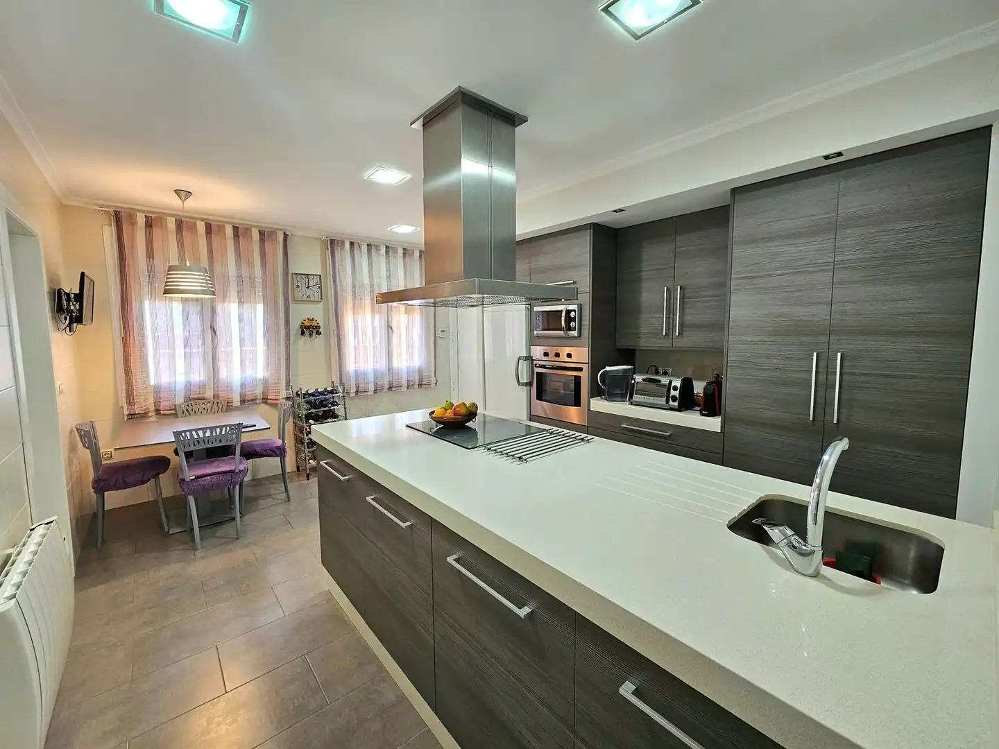 Cocina de Casa o chalet en venta en Torrevieja con Jardín privado, Terraza y Piscina