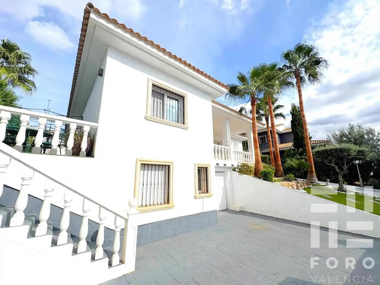 Vista exterior de Casa o chalet en venta en L'Eliana con Aire acondicionado, Jardín privado y Terraza