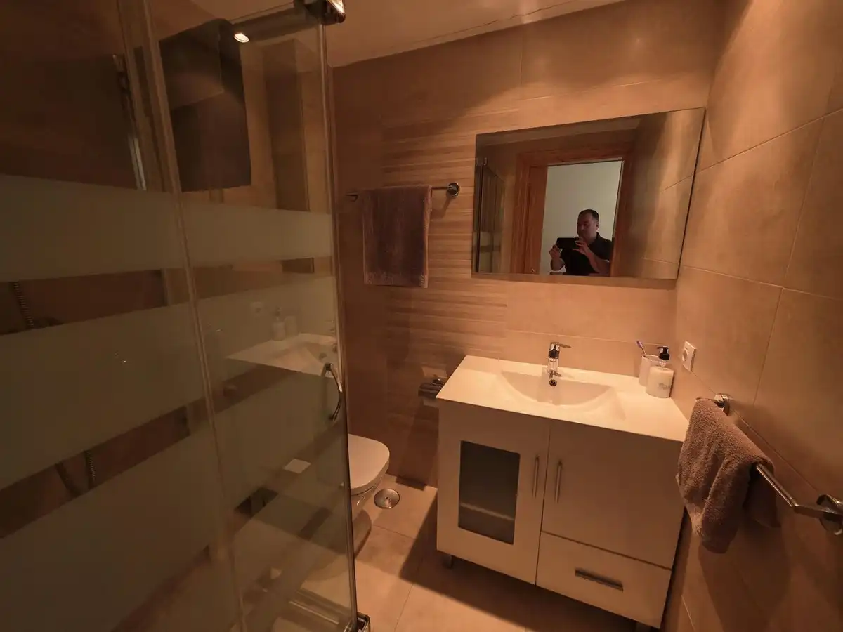 Bany de Apartament en venda en Fuengirola amb Aire condicionat, Calefacció i Terrassa