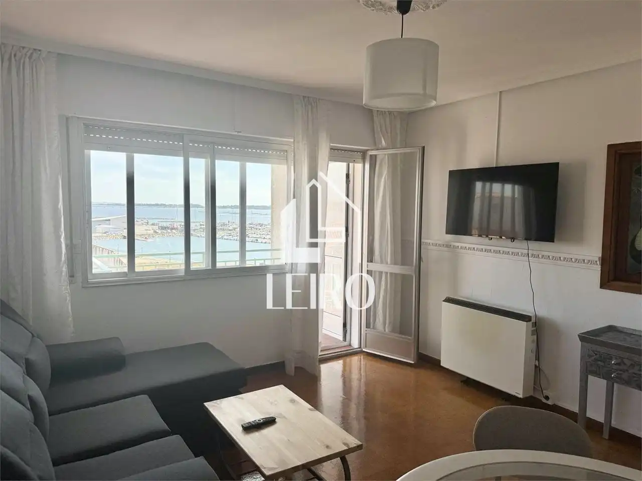 Sala d'estar de Apartament en venda en Vilanova de Arousa amb Calefacció i Moblat